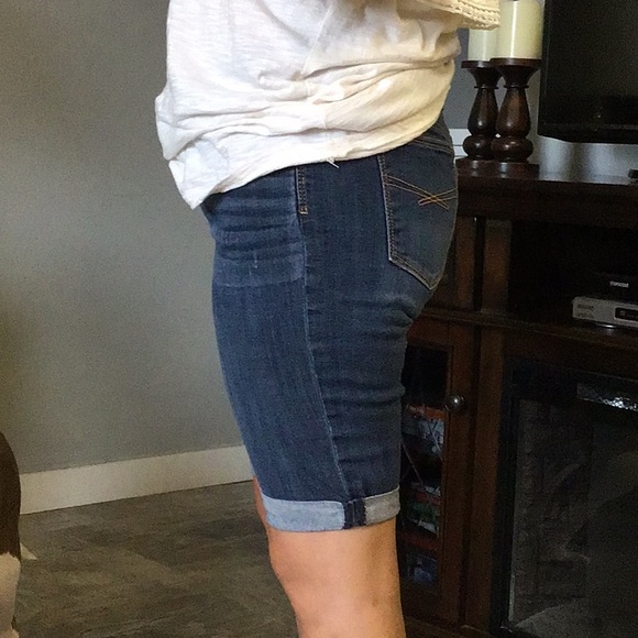 Bermuda Jean shorts - Picture 2 of 3